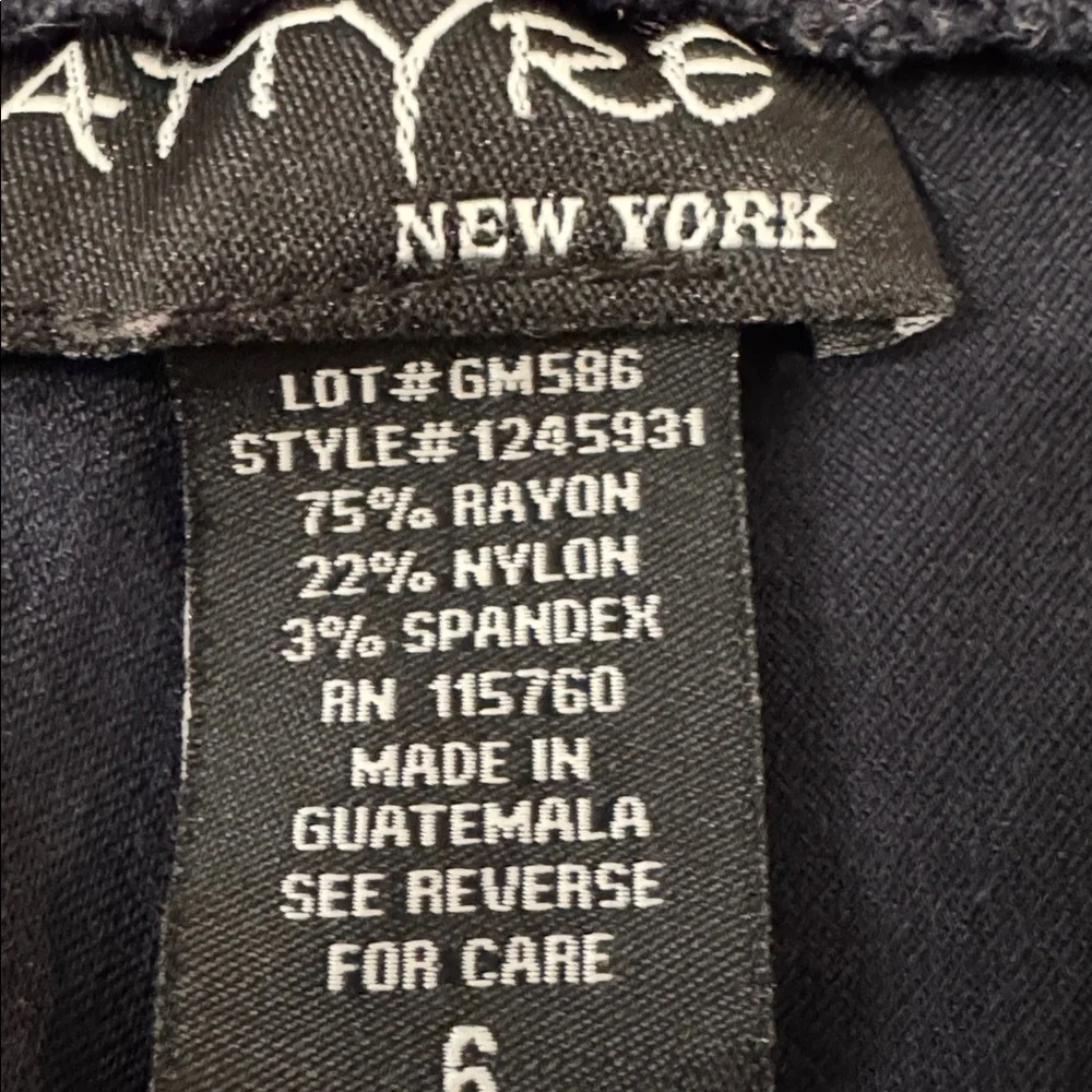 Attyre New York Navy Skort - Picture 7 of 7